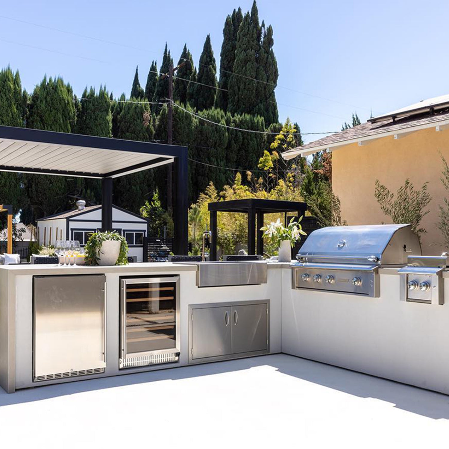 Planning your dream outdoor kitchen with top products from brands like Summerset