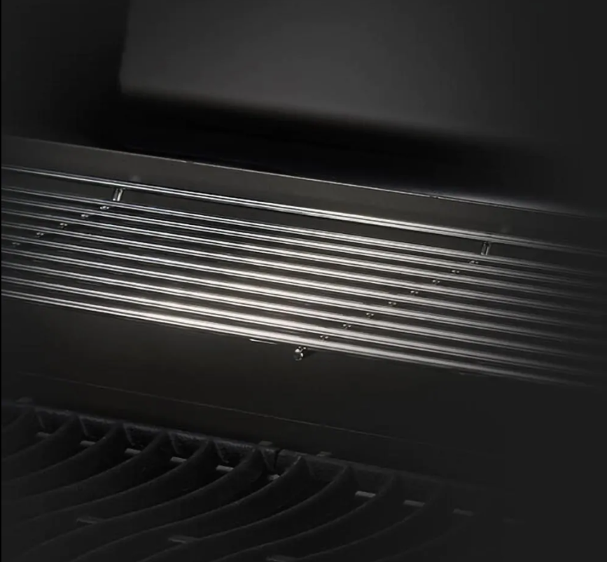 Napoleon Rogue® XT 525 Gas Grill w/ Infrared Side Burner (Black)