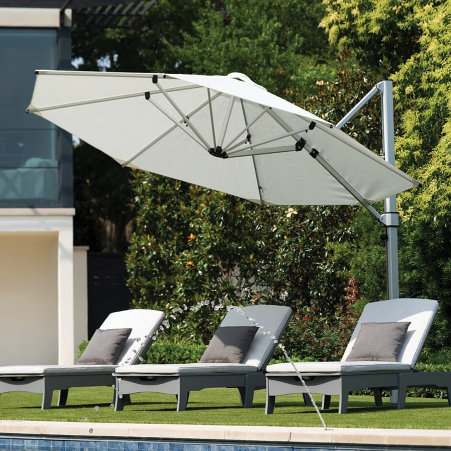 Ledge Lounger Ultra Umbrella