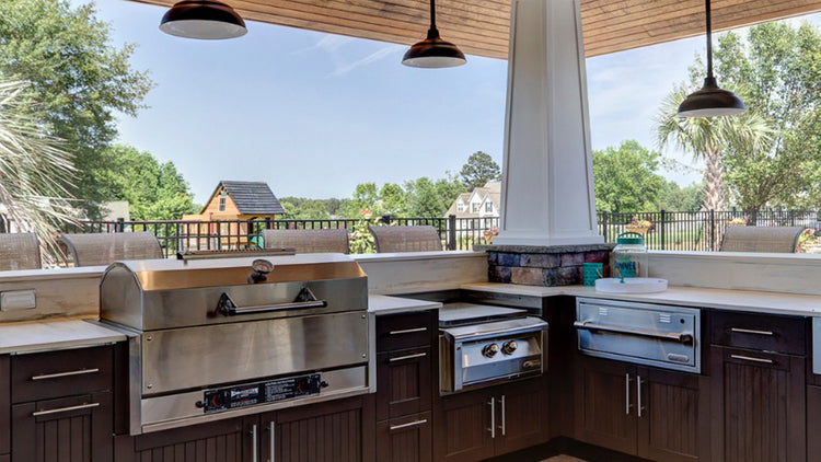 Wilmington Grill Outdoor gas and charcoal grills