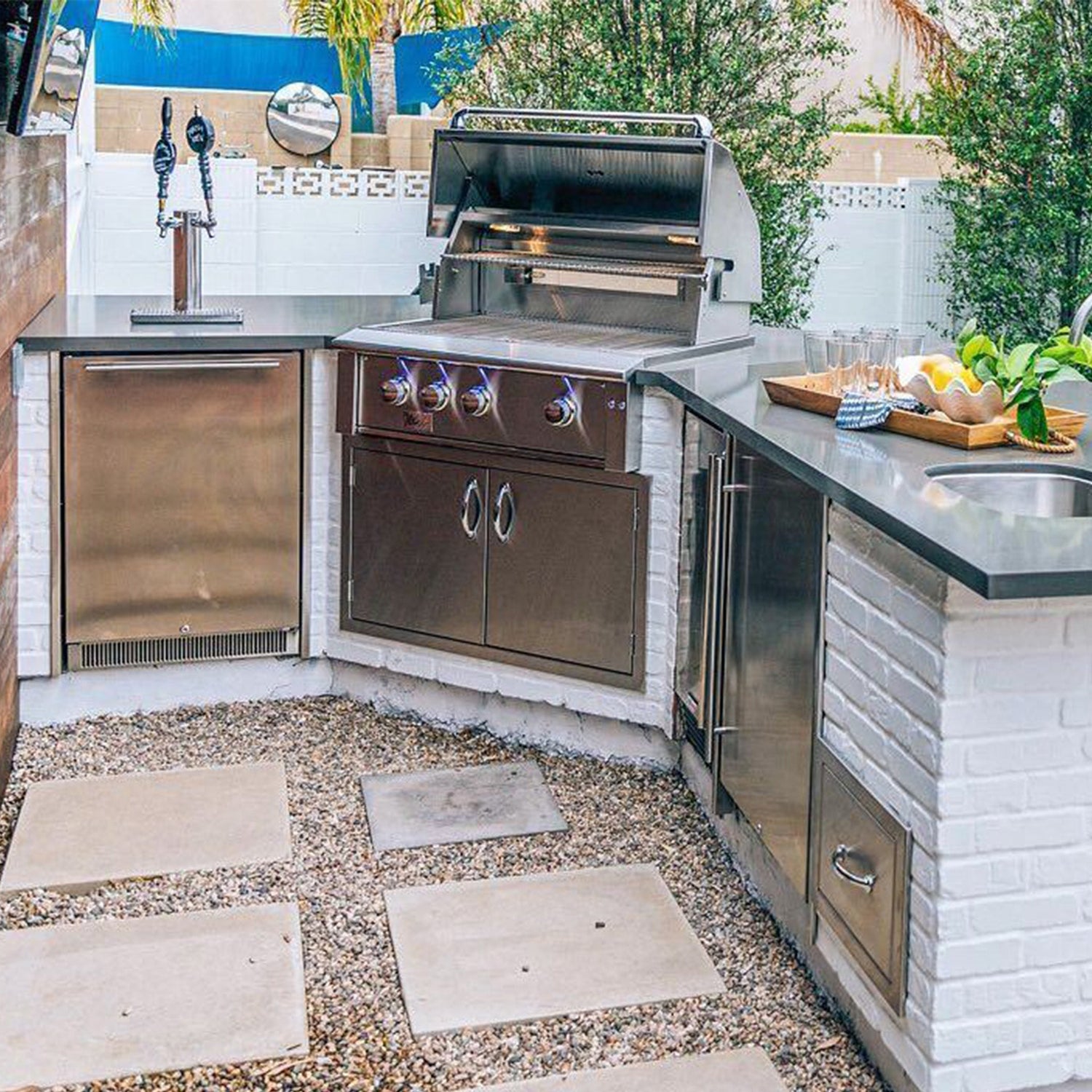 Outdoor Kitchen