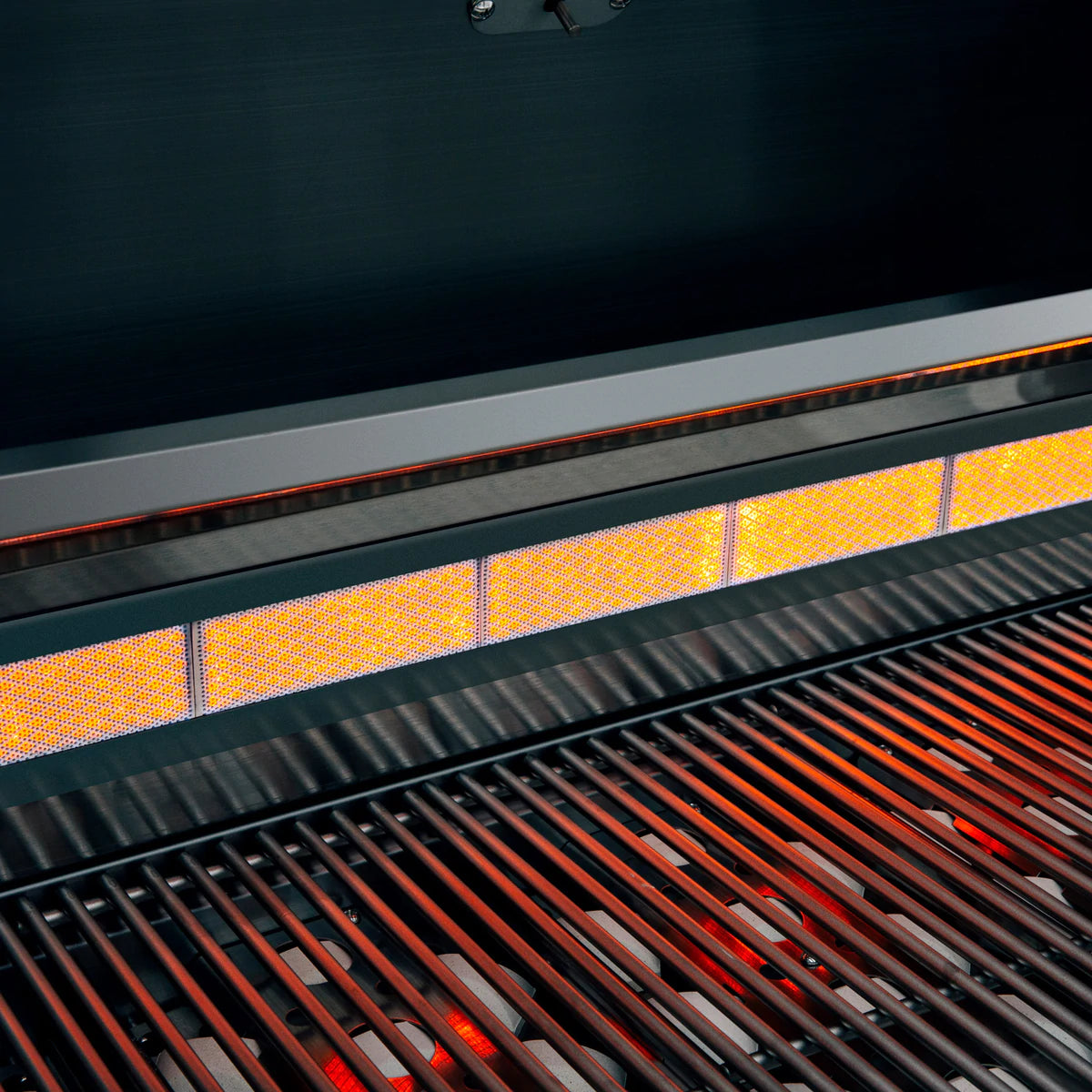 Summerset Sizzler 32-Inch Freestanding Grill