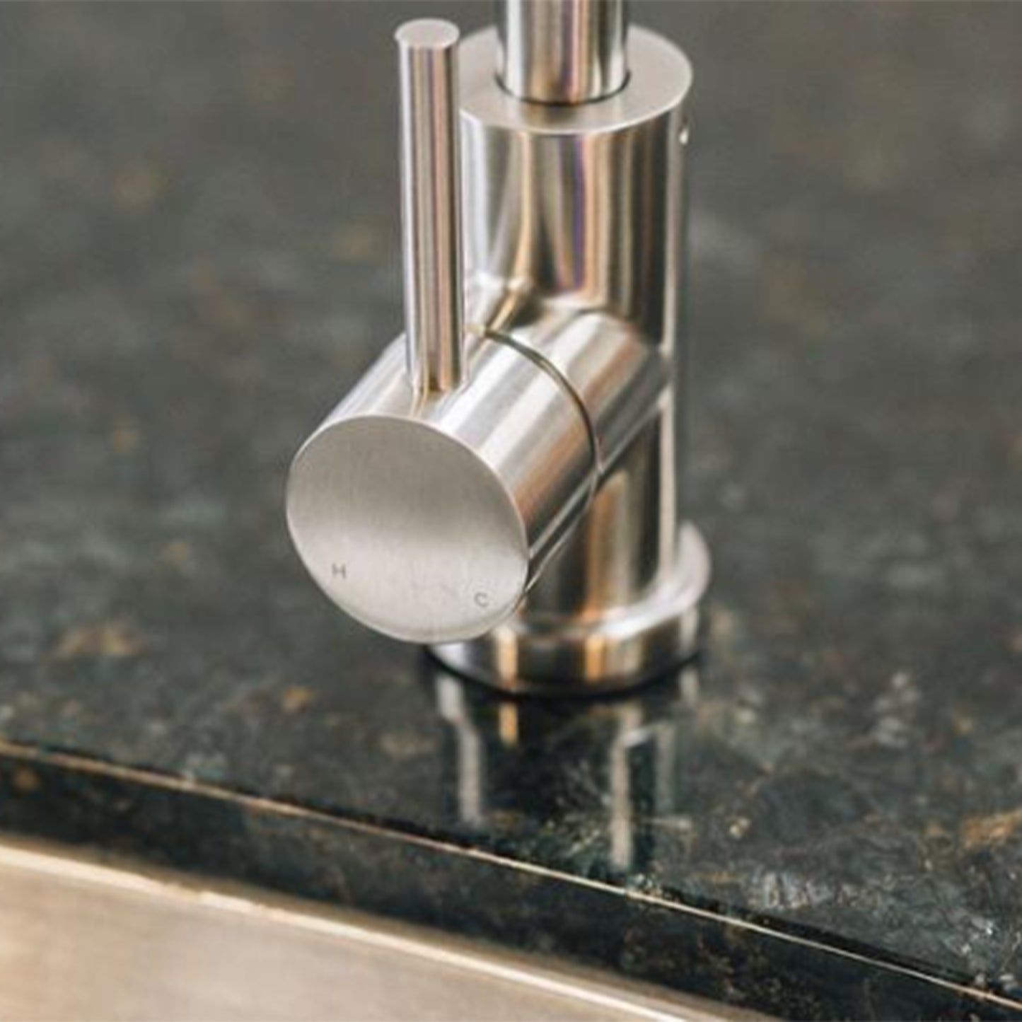 Summerset 19-Inch Stainless Steel Undermount Sink & 360º Hot/Cold Faucet