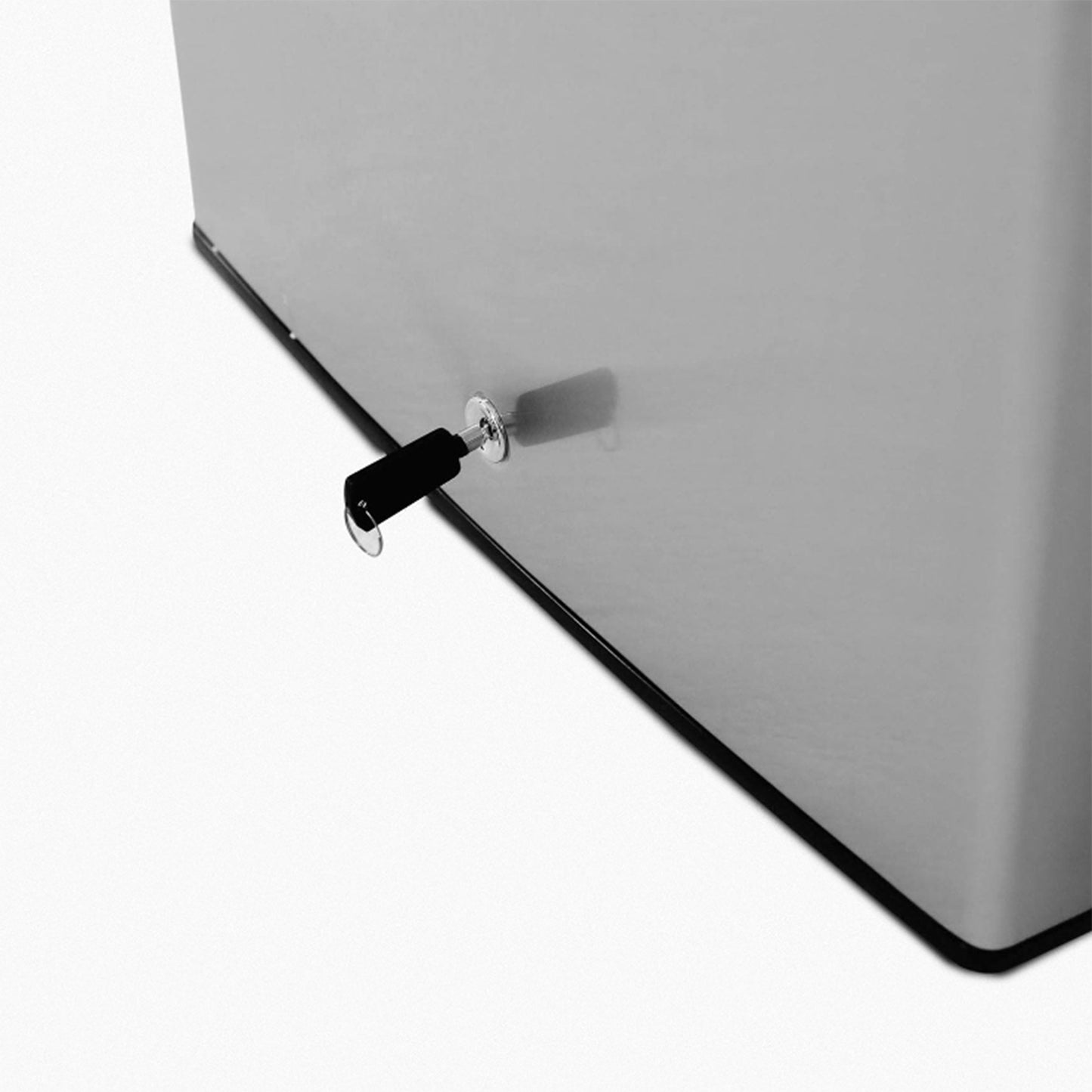 Summerset 21-Inch Compact Refrigerator