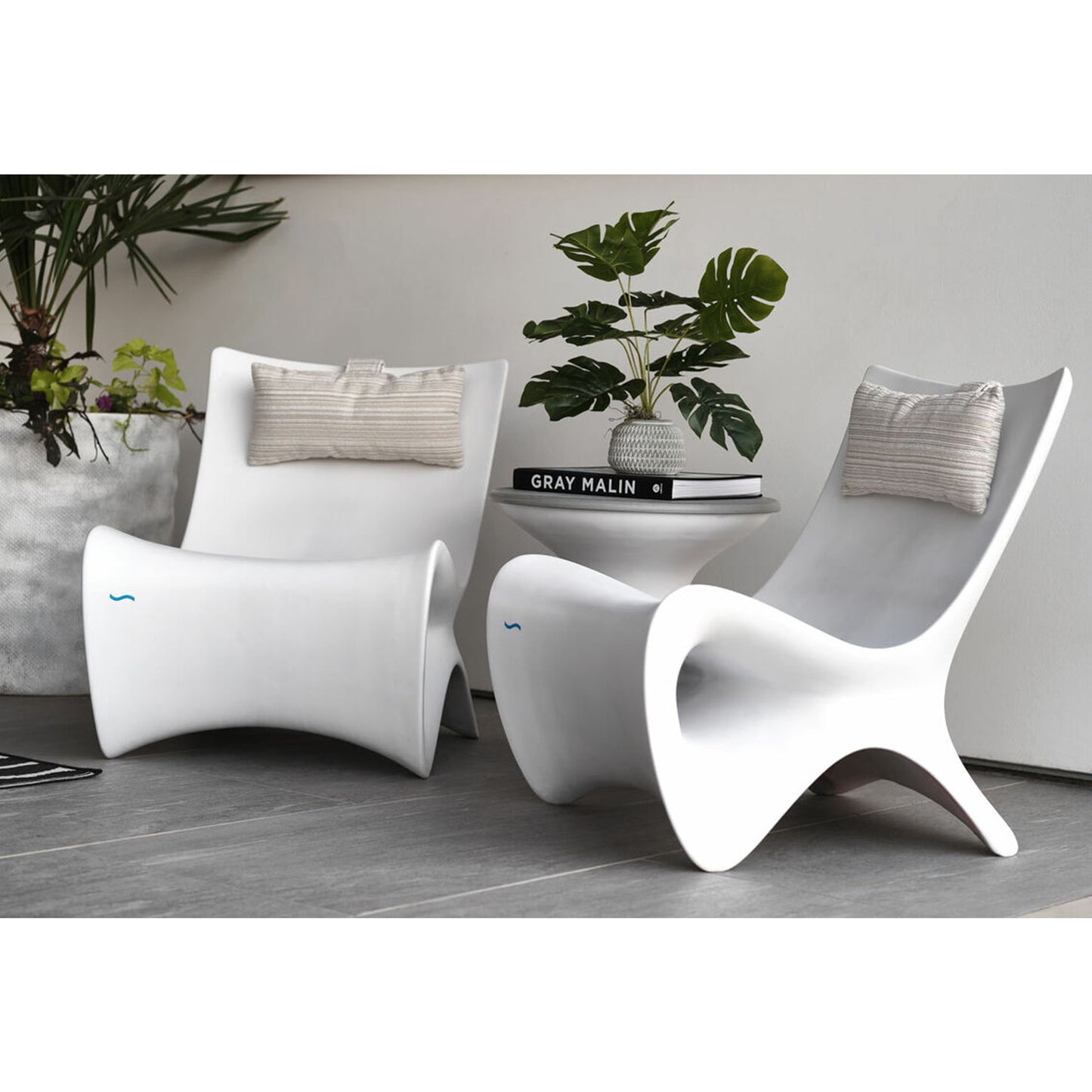 Ledge Lounger Autograph Chair