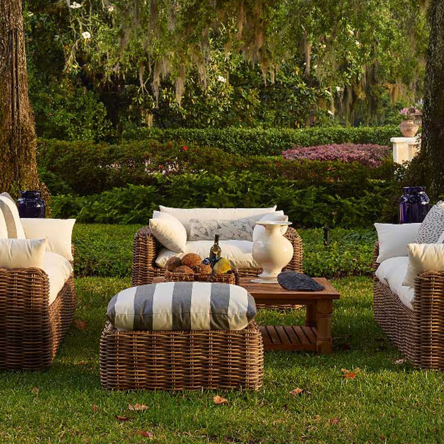 Summer Classics Montecito Woven Lounge