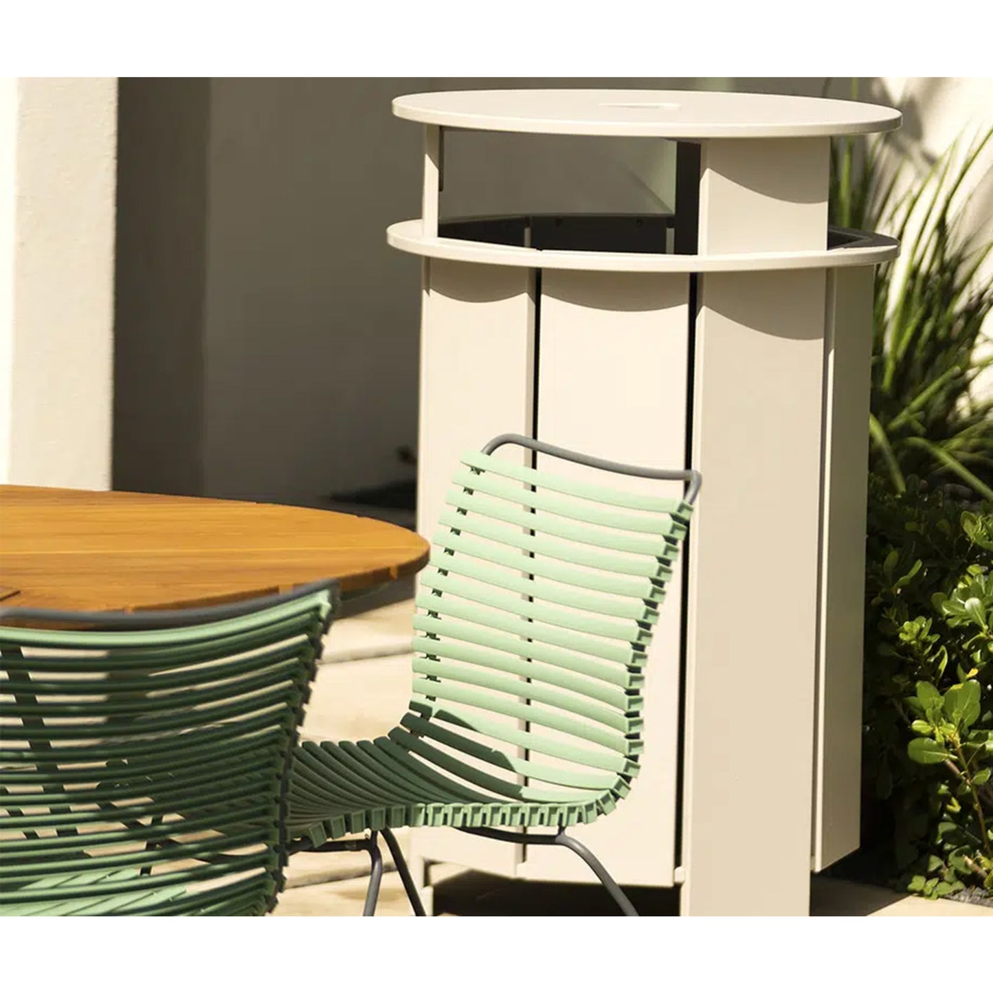 Ledge Lounger Mainstay Trash Bin